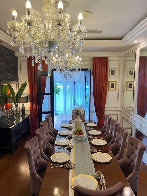 Teratak Nani Rostam Bukit Jelutong Shah Alam Villa Malesia
