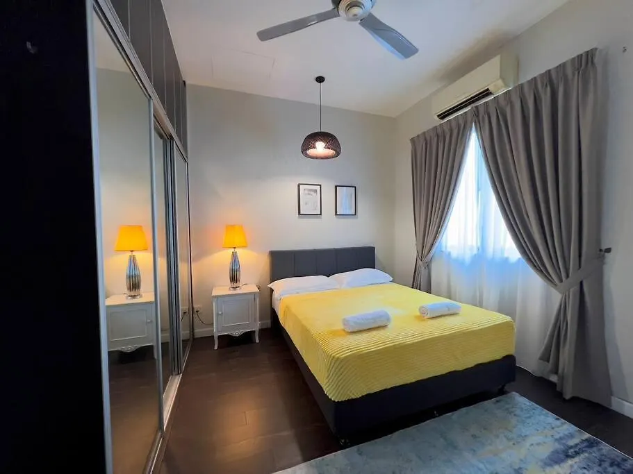 Teratak Nani Rostam Bukit Jelutong Shah Alam Villa 0*,  Malesia