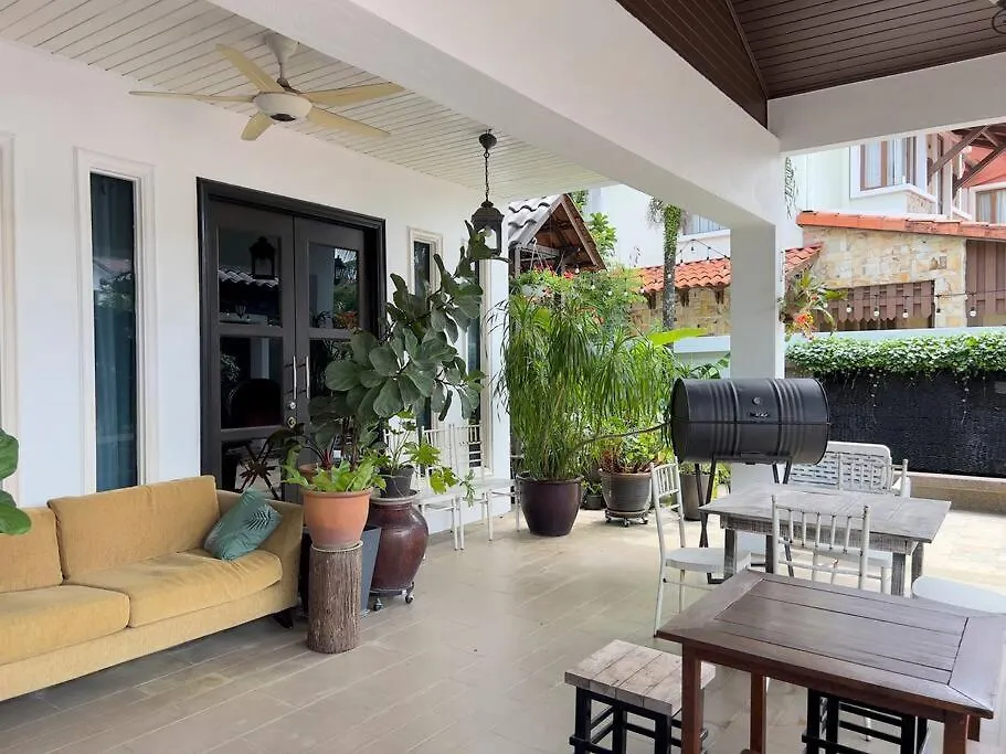 Tatil Evi Teratak Nani Rostam Bukit Jelutong Shah Alam Villa