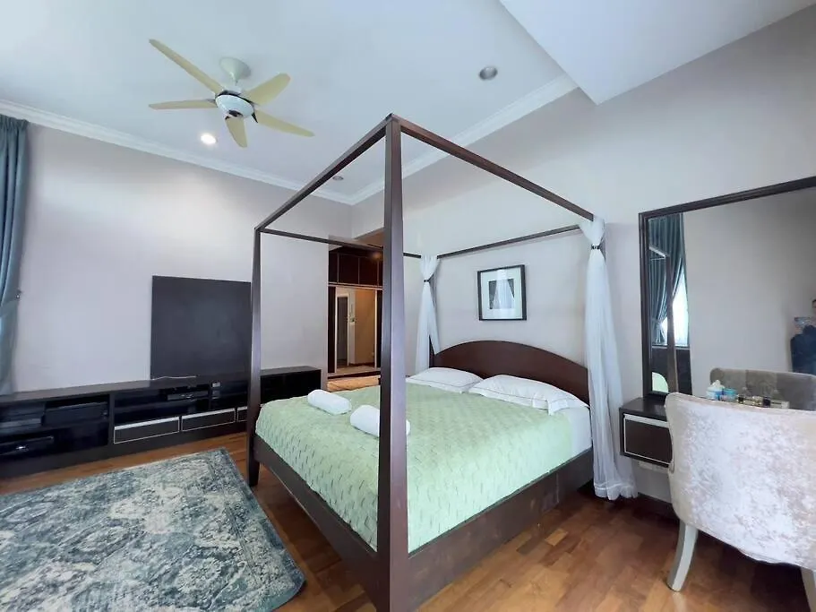Teratak Nani Rostam Bukit Jelutong Shah Alam Villa Tatil Evi