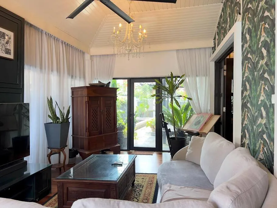 Tatil Evi Teratak Nani Rostam Bukit Jelutong Shah Alam Villa