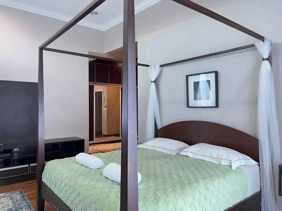 Tatil Evi Teratak Nani Rostam Bukit Jelutong Shah Alam Villa Malezya
