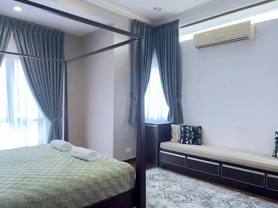 Teratak Nani Rostam Bukit Jelutong Shah Alam Villa 0*,  Malezya