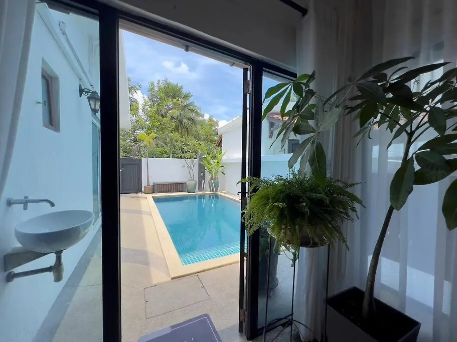 Tatil Evi Teratak Nani Rostam Bukit Jelutong Shah Alam Villa