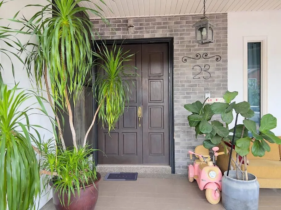 Teratak Nani Rostam Bukit Jelutong Shah Alam Villa